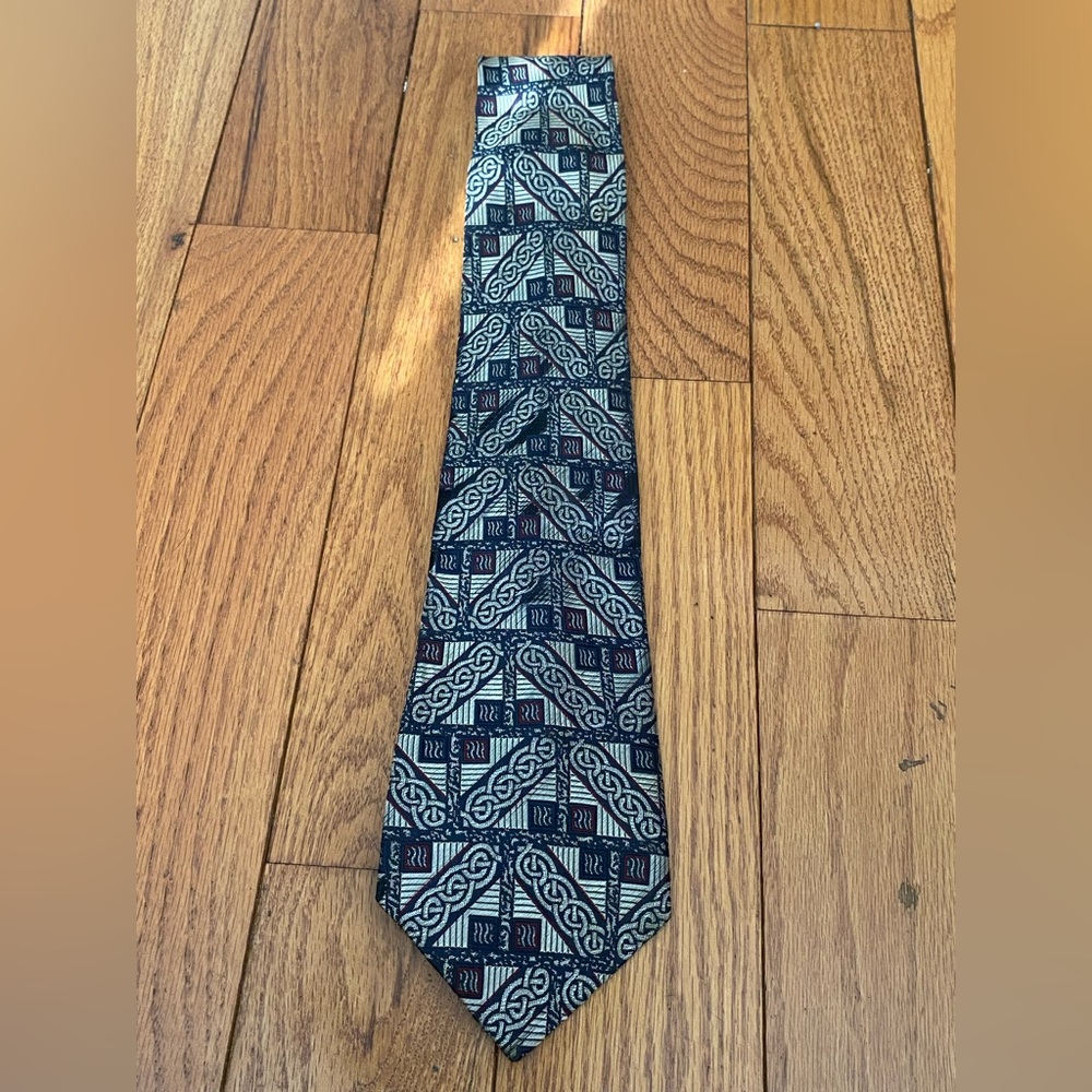 VTG Patrick Francis Ireland 100% Silk Tie Celtic Knot Gray Red Blue